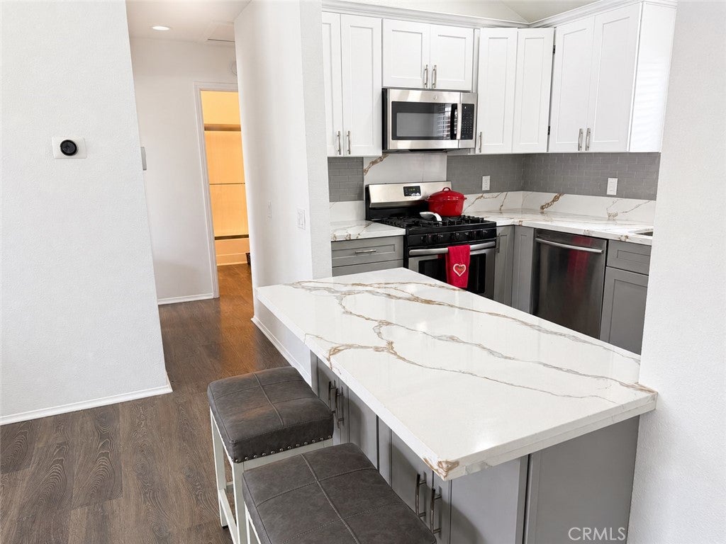Photo of 313 E Hyde Park BLVD #5, Inglewood, CA 90302 (MLS # OC26126822)