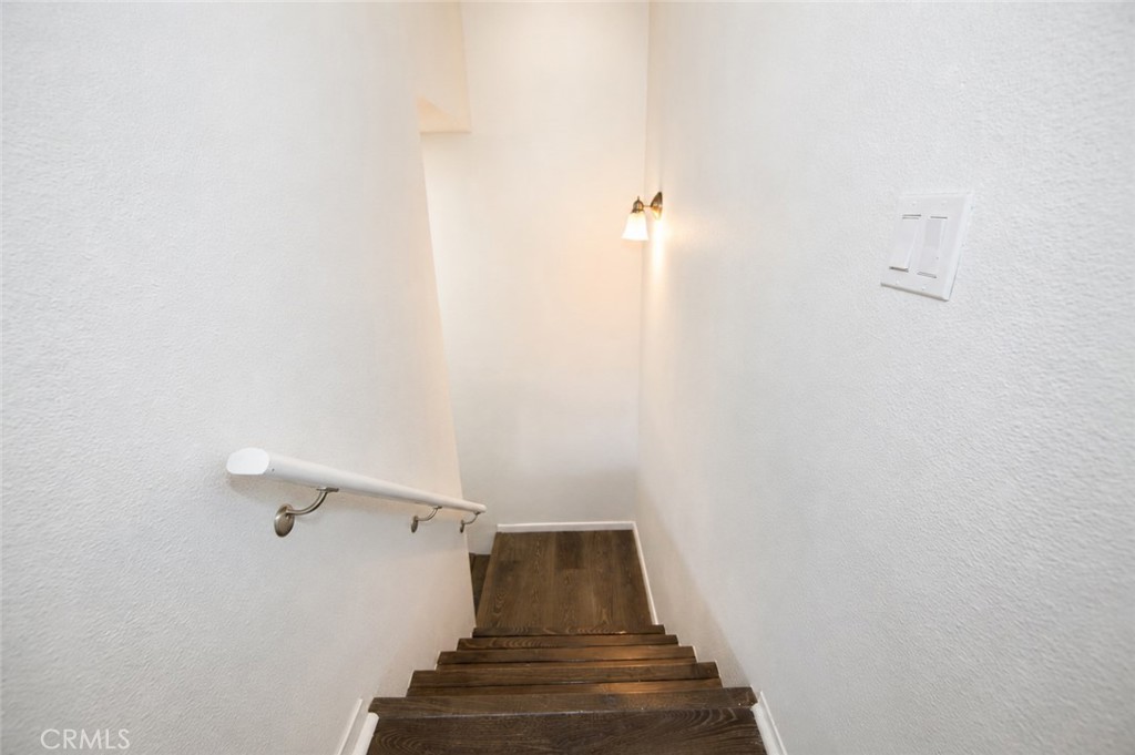 313 E Hyde Park 5