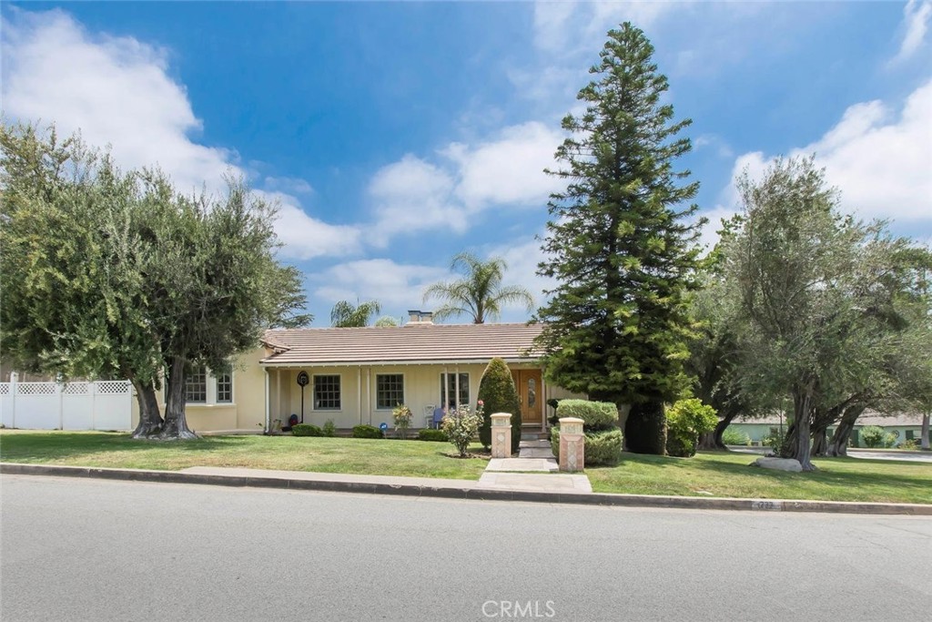 Properties 1 1233 Imperial Drive