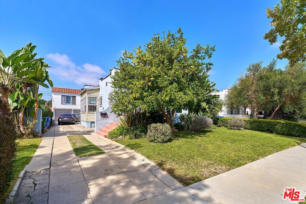 2115 S Mansfield Avenue