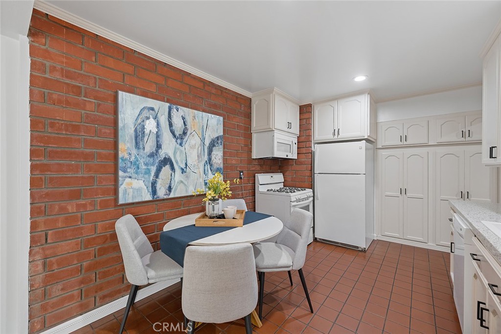 6230 E Pageantry