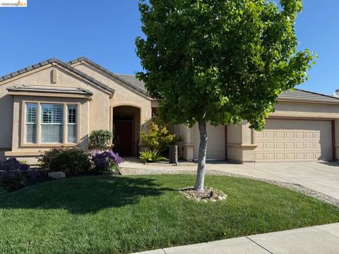 Photo of 1550 MARGIL WAY, Brentwood, CA 94513 (MLS # 41134159)