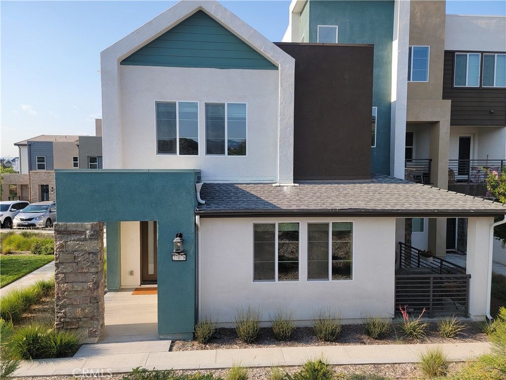 Photo of 27078 Painted Sky Way, Valencia, CA 91381 (MLS # SR26011072)