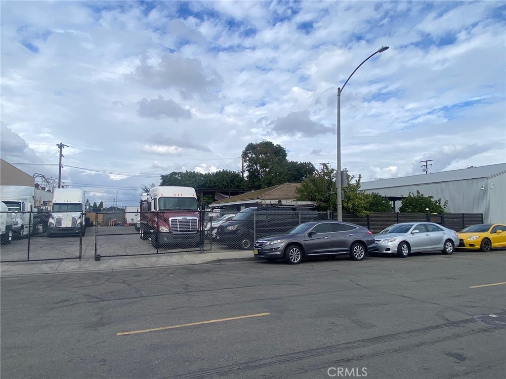 2035 W 15th