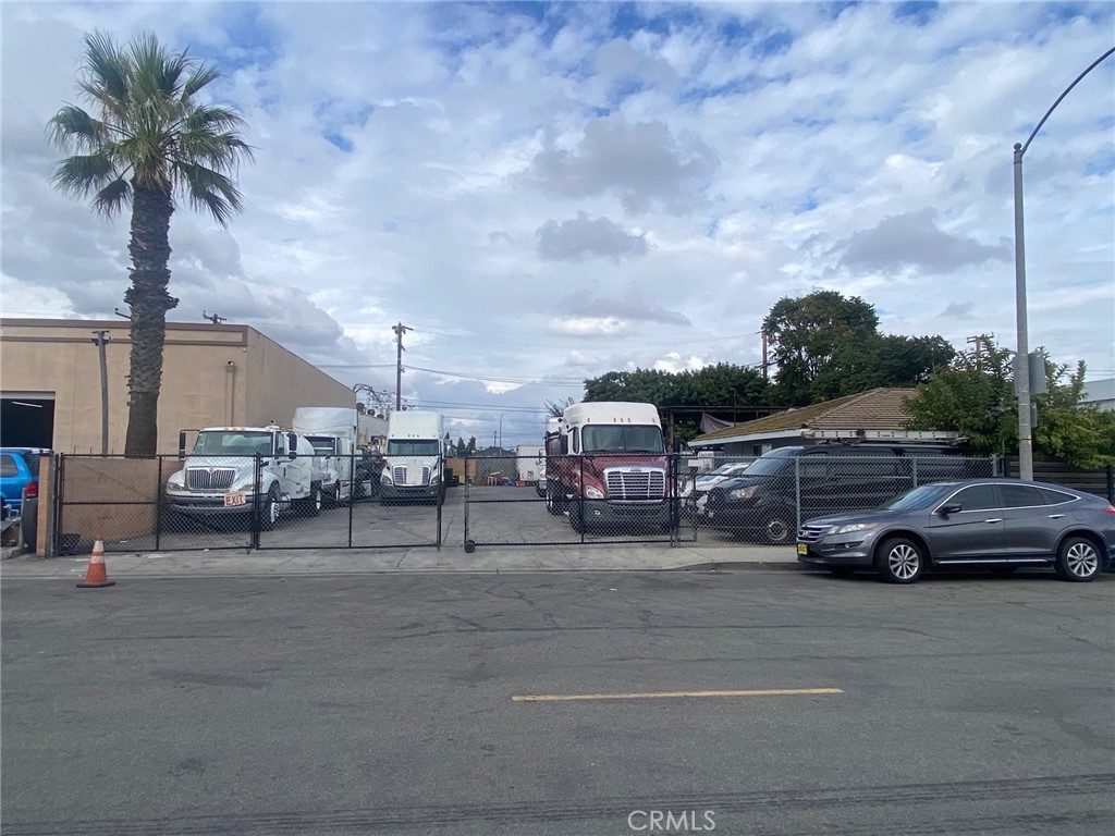 2035 W 15th