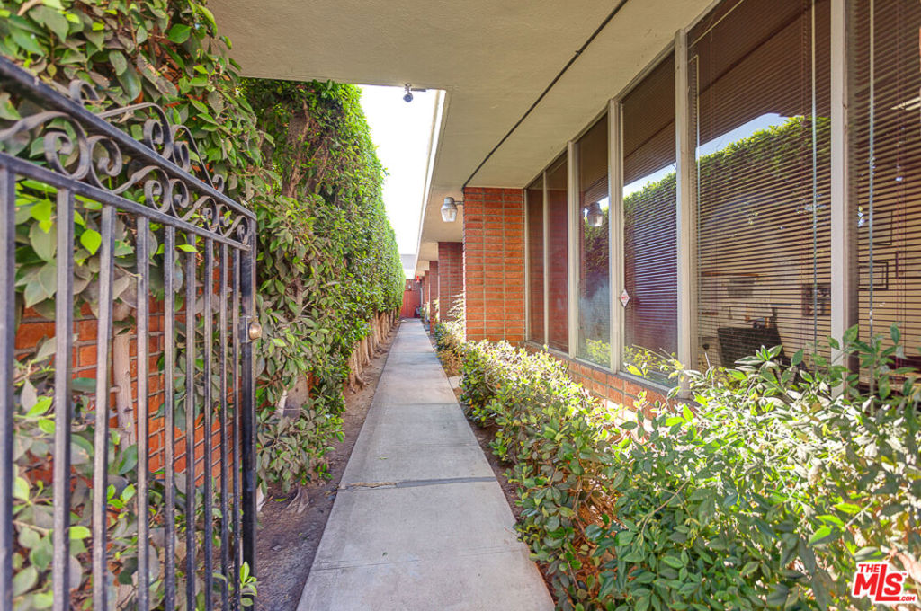 8512 Whitworth Drive