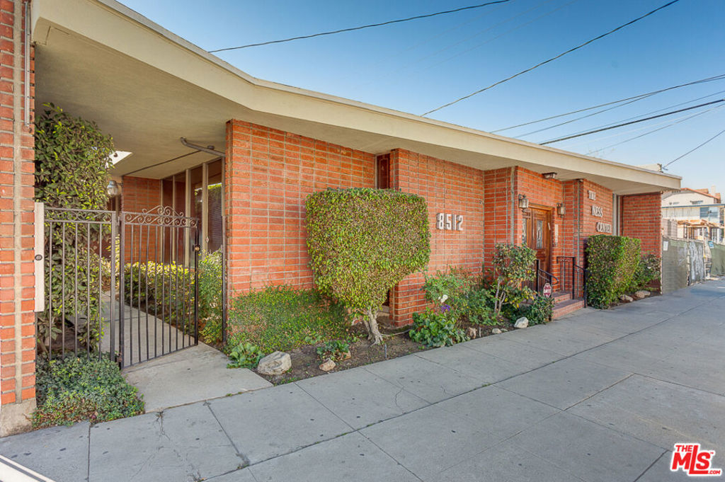 8512 Whitworth Drive