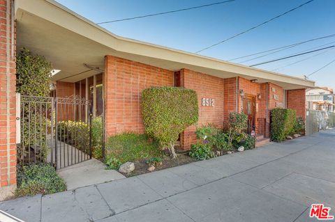 Photo of 8512 Whitworth Drive, Los Angeles, CA 90035 (MLS # 25572169)