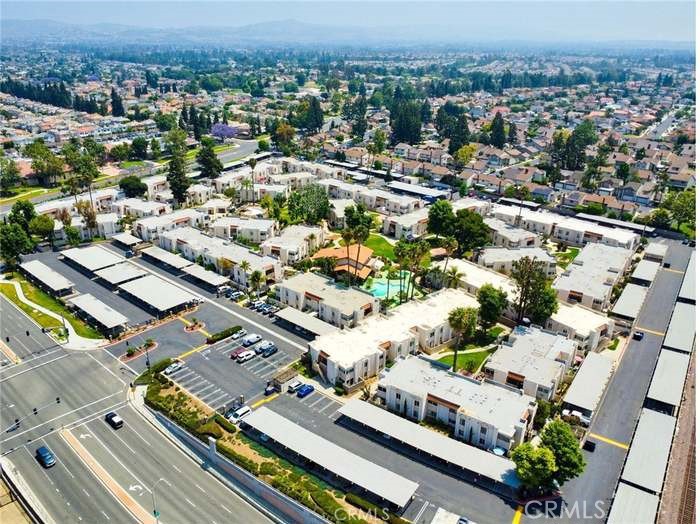 Cinnamon Tree Condominiums (CNTC) - Residential