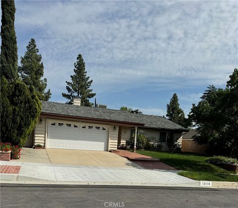 Photo of 10116 Viking Ave, Northridge, CA 91324 (MLS # BB26046936)