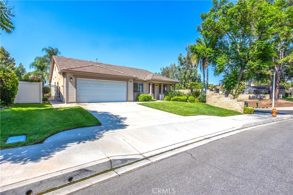 29025 Oak Creek Lane
