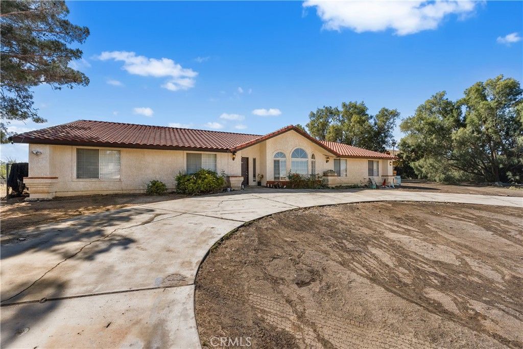 Photo of 40508 E 154th Street St, Lancaster, CA 93535 (MLS # SR26095717)