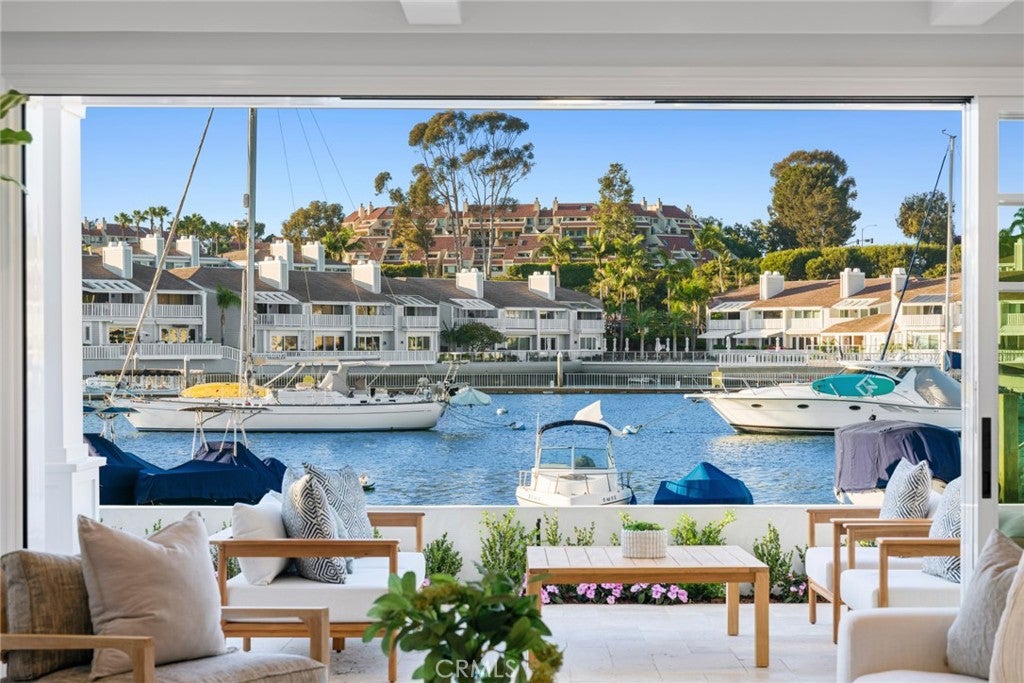 1105 N Bay Front