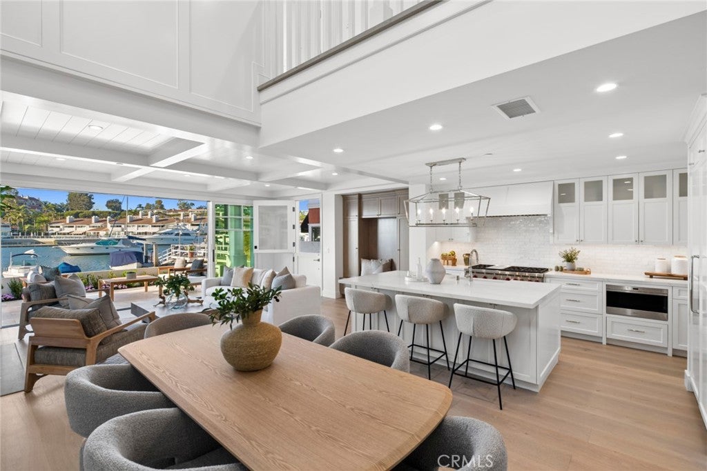 1105 N Bay Front