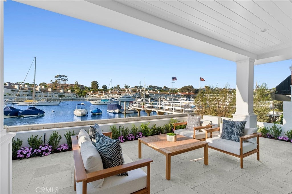 1105 N Bay Front