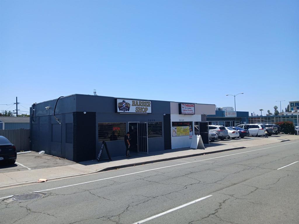 7033 Linda Vista Rd.