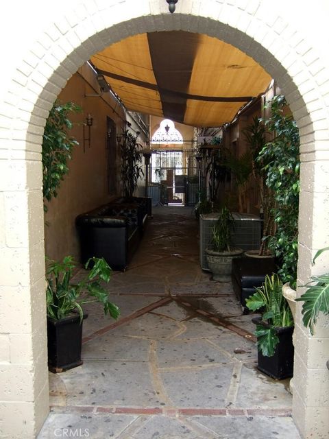 Tiny photo for 6646 Hollywood Boulevard, Hollywood, CA 90028 (MLS # SB25100919)