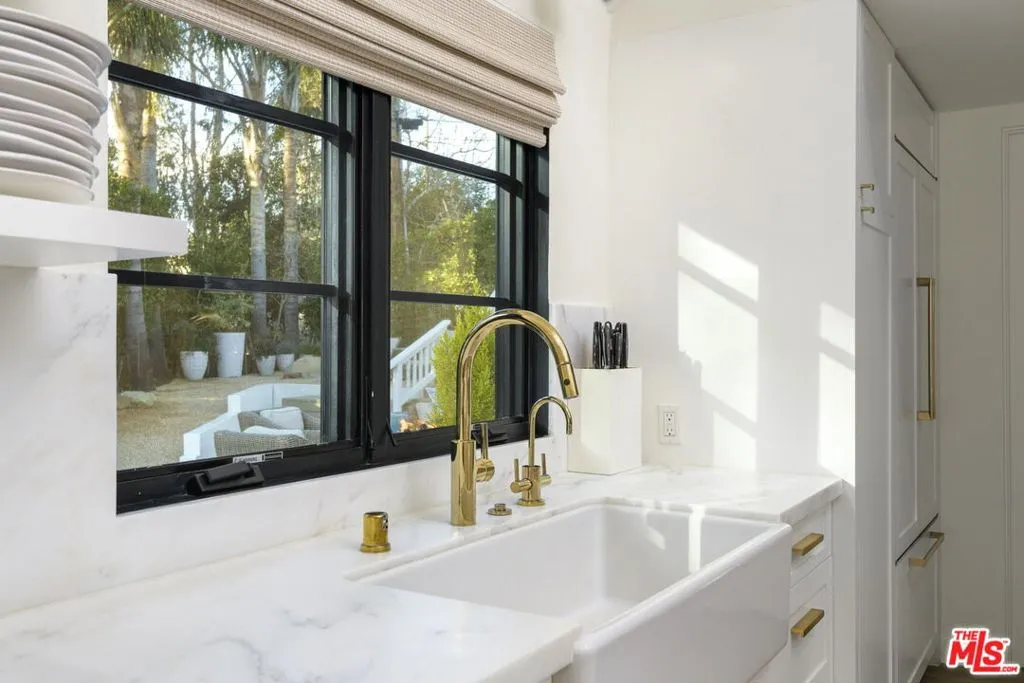 Summerland, California 93067, United States, 2 Bedrooms Bedrooms, ,3 BathroomsBathrooms,Residential,Active,19232