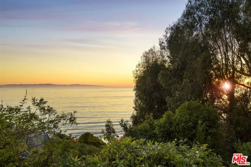 Summerland, California 93067, United States, 2 Bedrooms Bedrooms, ,3 BathroomsBathrooms,Residential,Active,19232