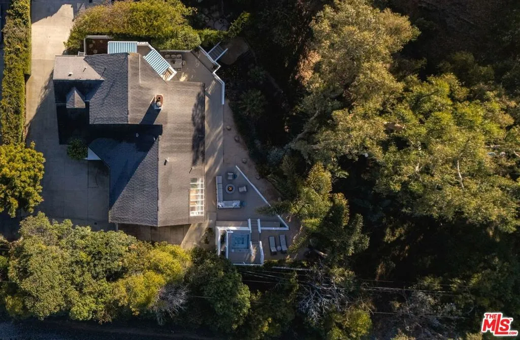 Summerland, California 93067, United States, 2 Bedrooms Bedrooms, ,3 BathroomsBathrooms,Residential,Active,19232