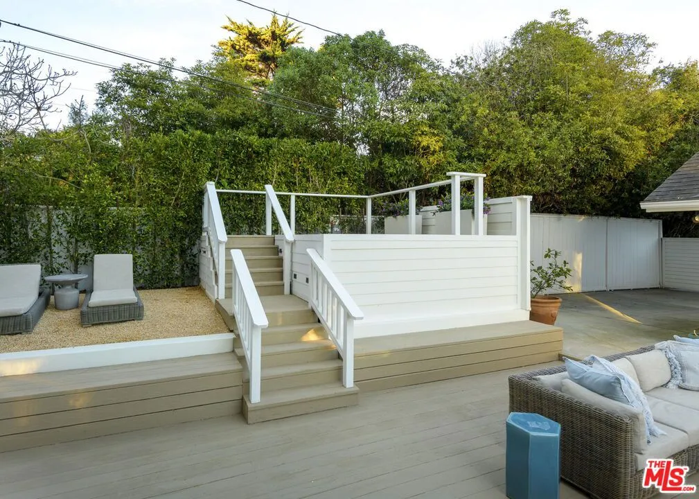 Summerland, California 93067, United States, 2 Bedrooms Bedrooms, ,3 BathroomsBathrooms,Residential,Active,19232