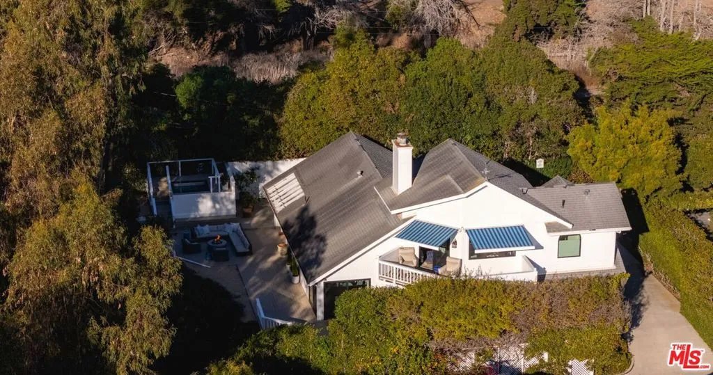 Summerland, California 93067, United States, 2 Bedrooms Bedrooms, ,3 BathroomsBathrooms,Residential,Active,19232