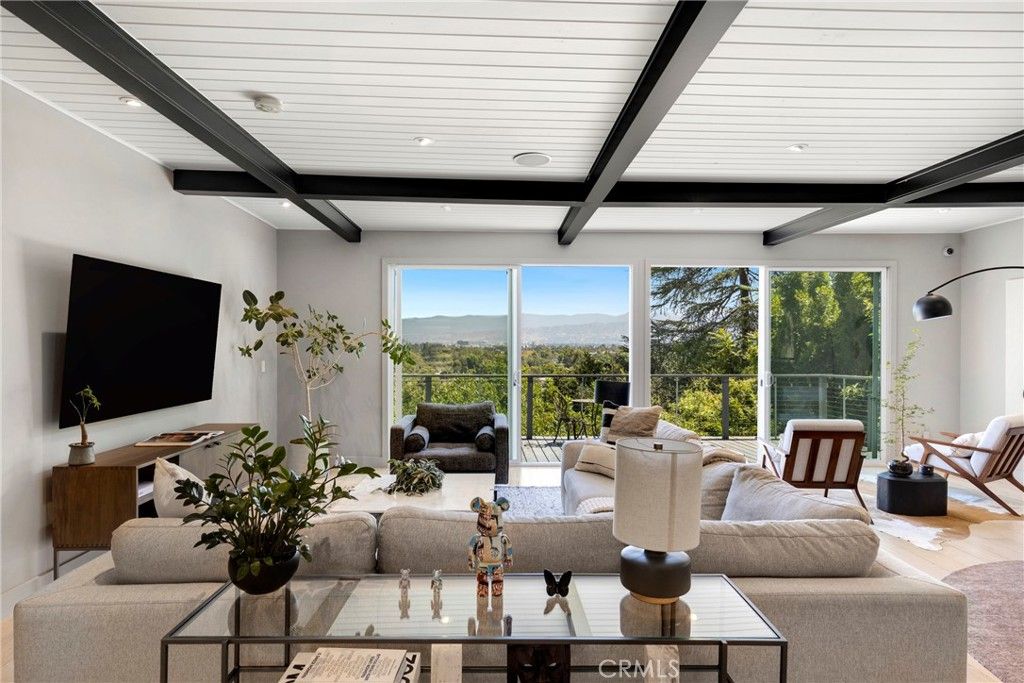 Photo of 11661 Picturesque Dr DR, Studio City, CA 91604 (MLS # SB26131085)