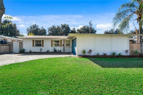 Photo of 716 E Hanks St, Azusa, CA 91702 (MLS # MB25274496)