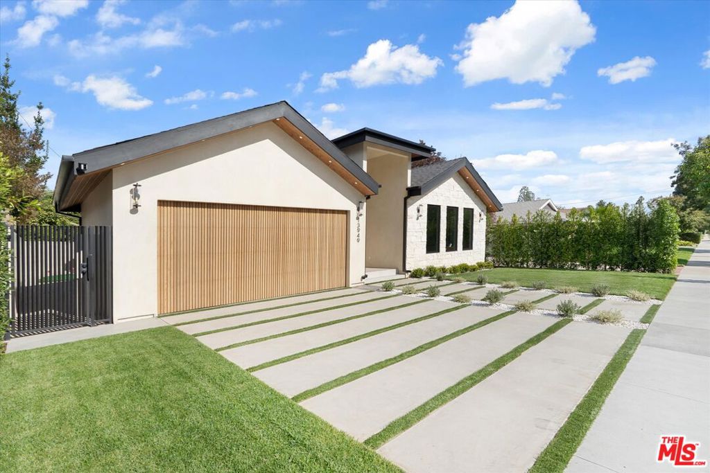 13949 Cumpston Street