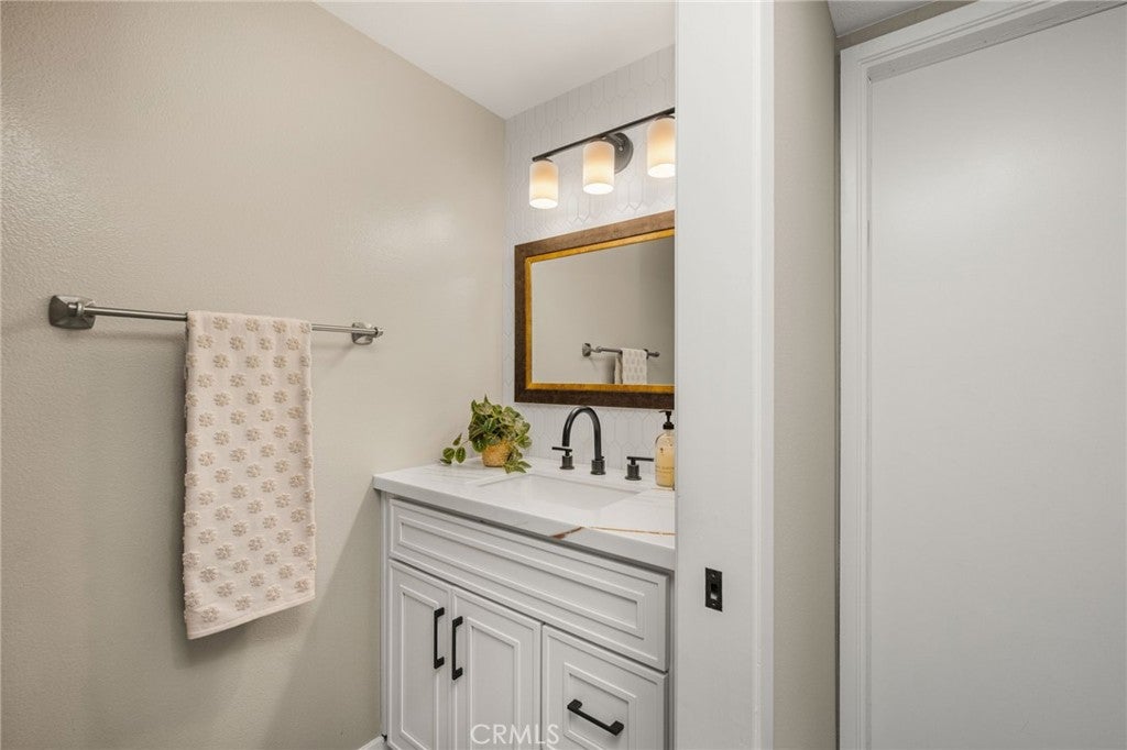 8 Claret 49, Irvine CA 92614 - Photo 28