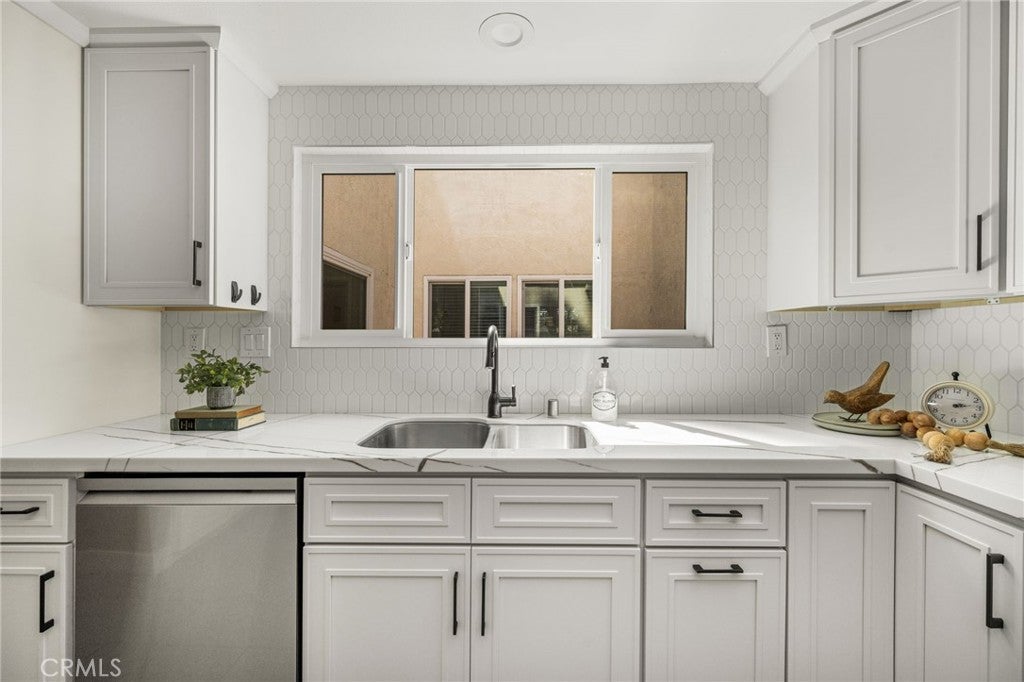 8 Claret 49, Irvine CA 92614 - Photo 26
