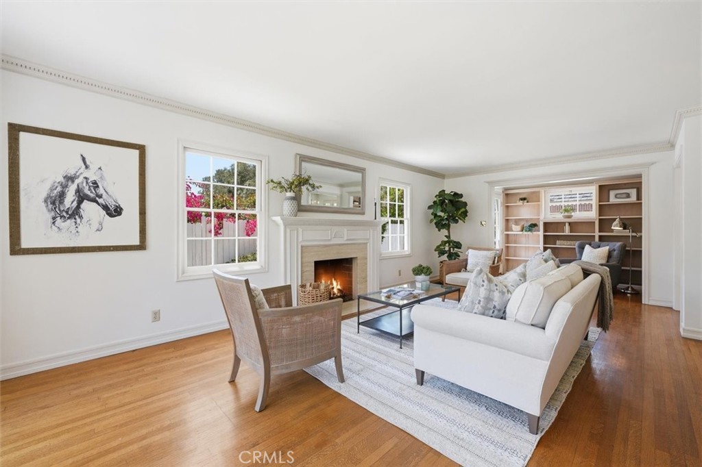 3213 Palos Verdes Drive North