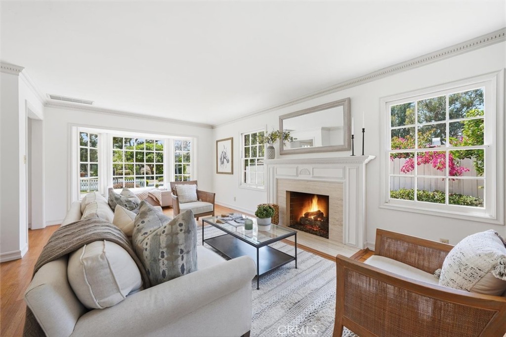 3213 Palos Verdes Drive North