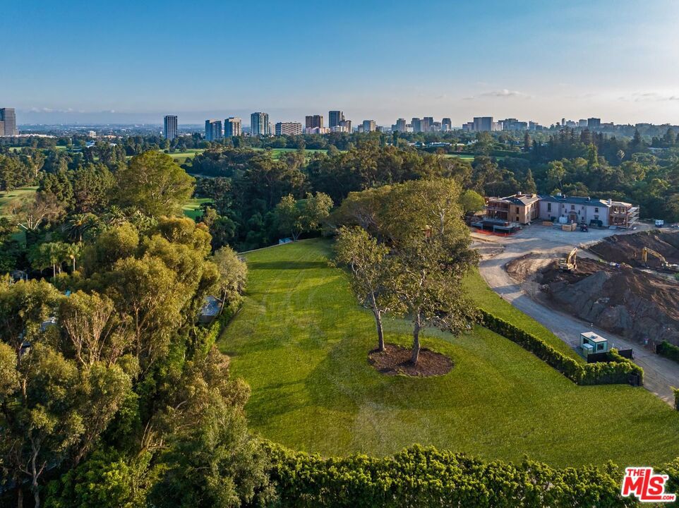 150 S Carolwood Drive