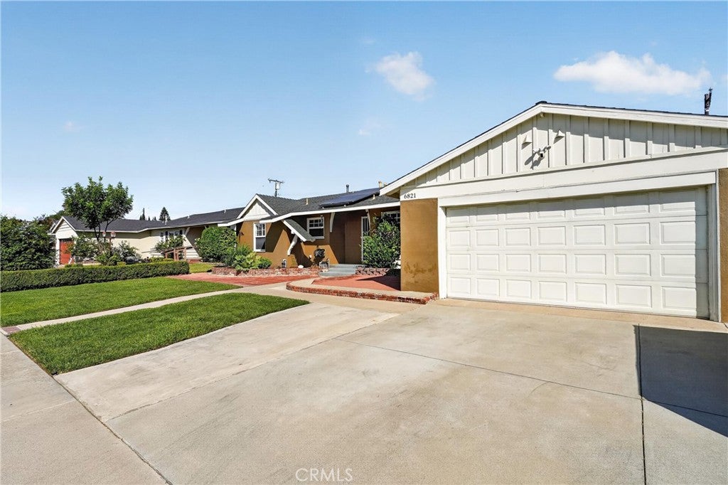 6821 Santee