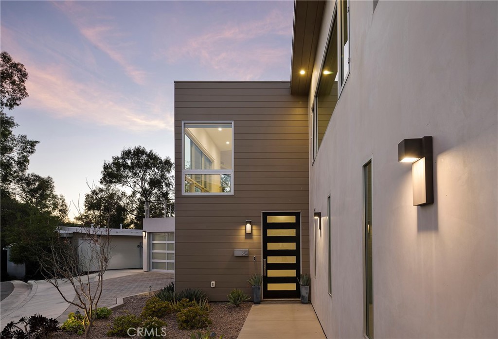 234 W Avenida San Antonio