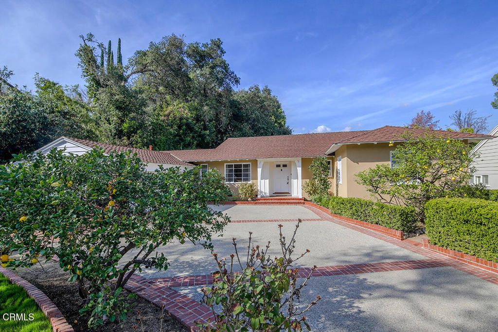 Photo of 1331 El Mirador Drive, Pasadena, CA 91103 (MLS # P1-26088)