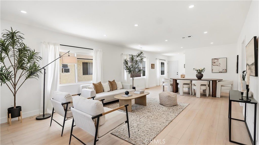 Properties 3 1746 W 38th Place