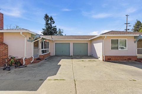 Photo of 134 Bonita Avenue, Redwood City, CA 94061 (MLS # ML82045789)