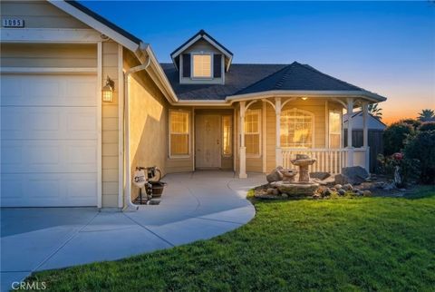 Photo of 1095 W Saffron St, Hanford, CA 93230 (MLS # FR26024824)