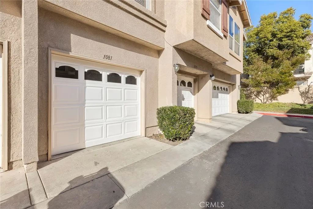 Anaheim Hills, California 92808, United States, 2 Bedrooms Bedrooms, ,3 BathroomsBathrooms,Residential,Active,190611