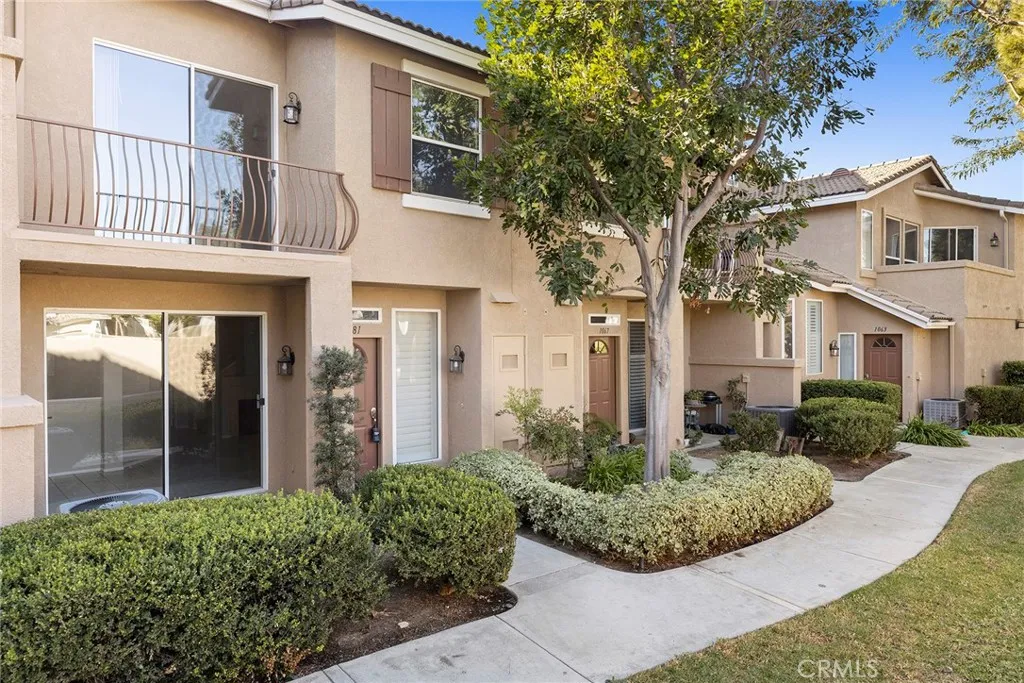 Anaheim Hills, California 92808, United States, 2 Bedrooms Bedrooms, ,3 BathroomsBathrooms,Residential,Active,190611