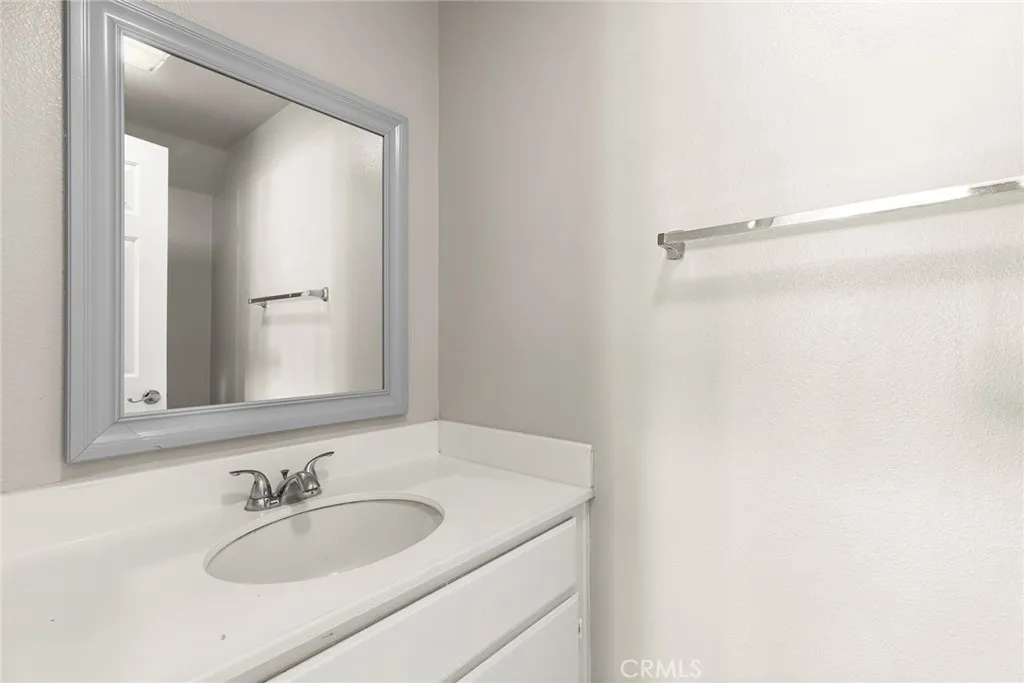 Anaheim Hills, California 92808, United States, 2 Bedrooms Bedrooms, ,3 BathroomsBathrooms,Residential,Active,190611