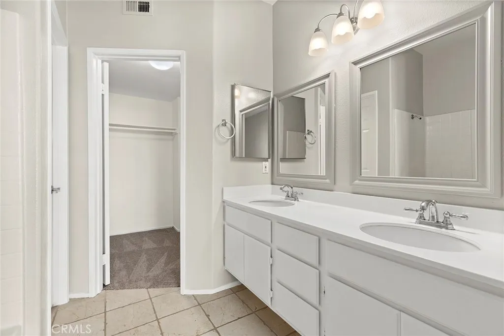 Anaheim Hills, California 92808, United States, 2 Bedrooms Bedrooms, ,3 BathroomsBathrooms,Residential,Active,190611