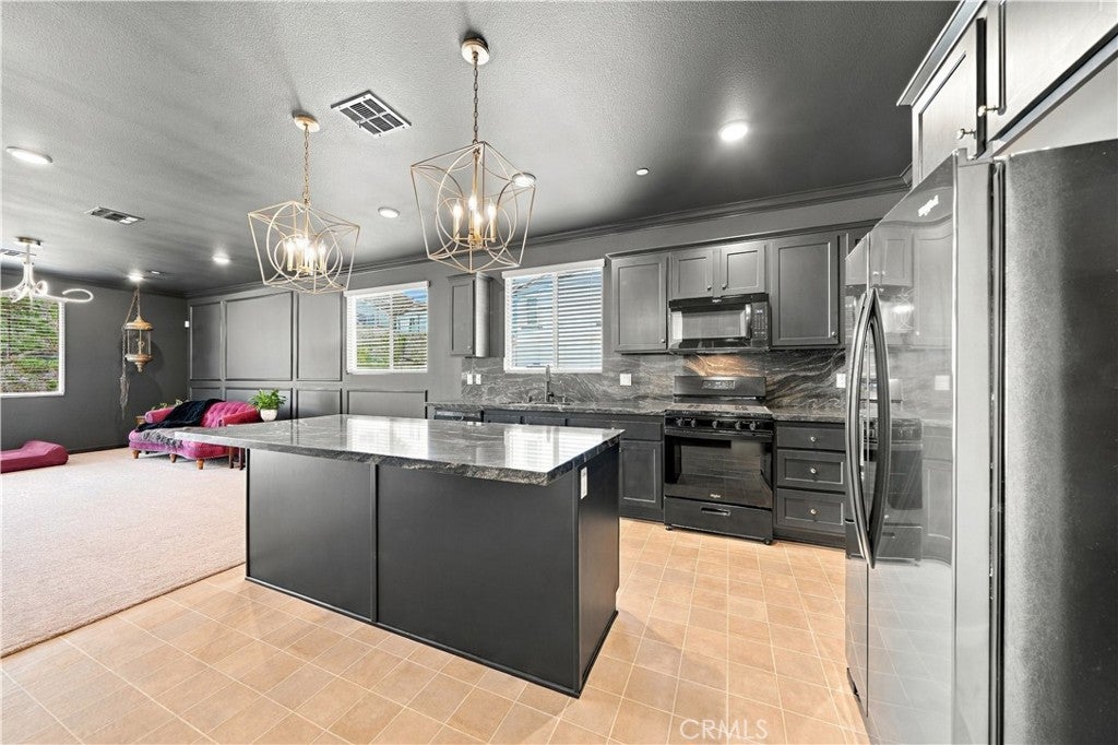 15361 Darnell