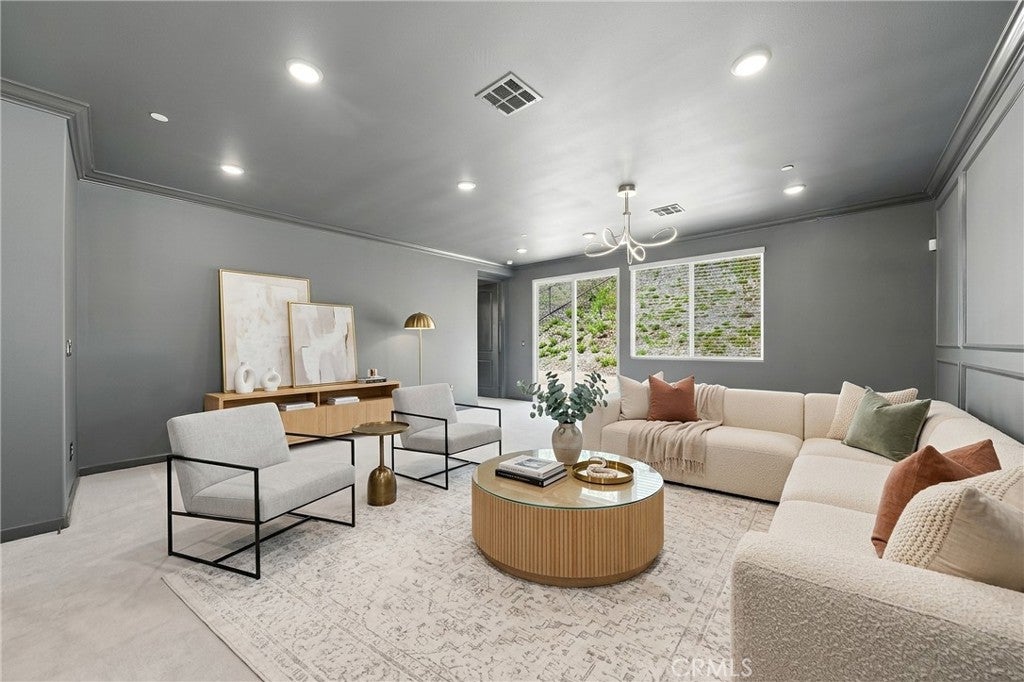 15361 Darnell