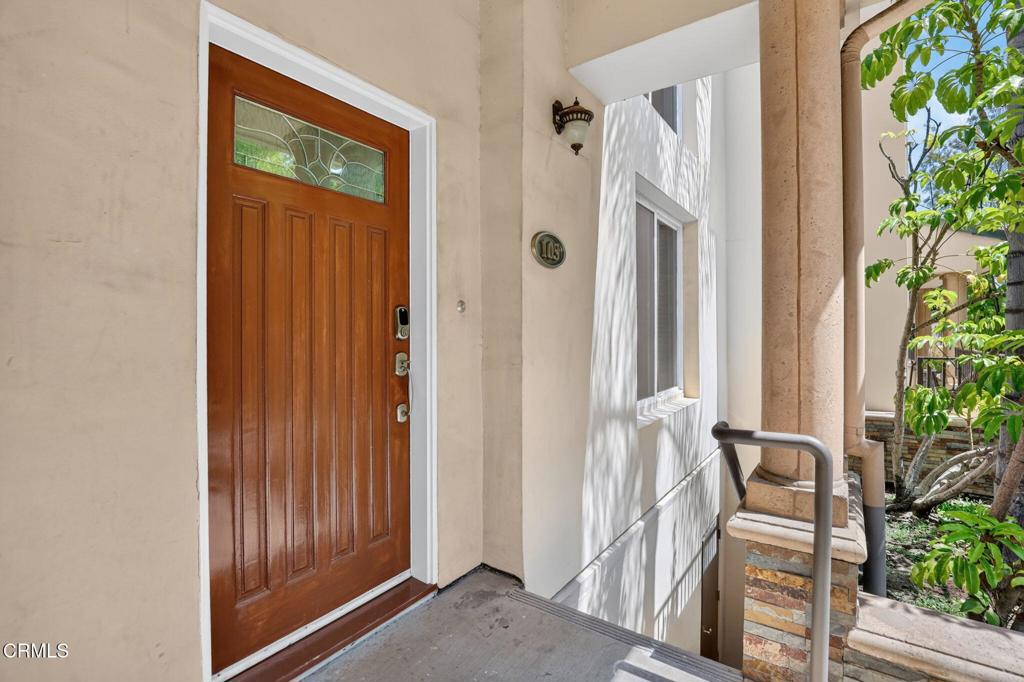 270 E Glenarm Street 105