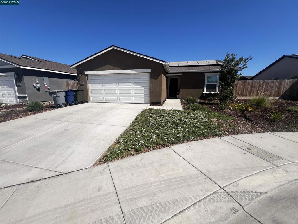 This is a single story, three bread room home two bath and it offers 1230 ft.² of living space. The kitchen is adjoining to the living room and dining room. The kitchen has shaker cabinetry and quartz countertops with a walk-in pantry. It also has a center island and a snack bar. The appliances are up-to-date whirlpool stainless steel it includes the range microwave and dishwasher. To cut down on your electric bill, the home offers solar, which is on lease. Don’t miss this opportunity.