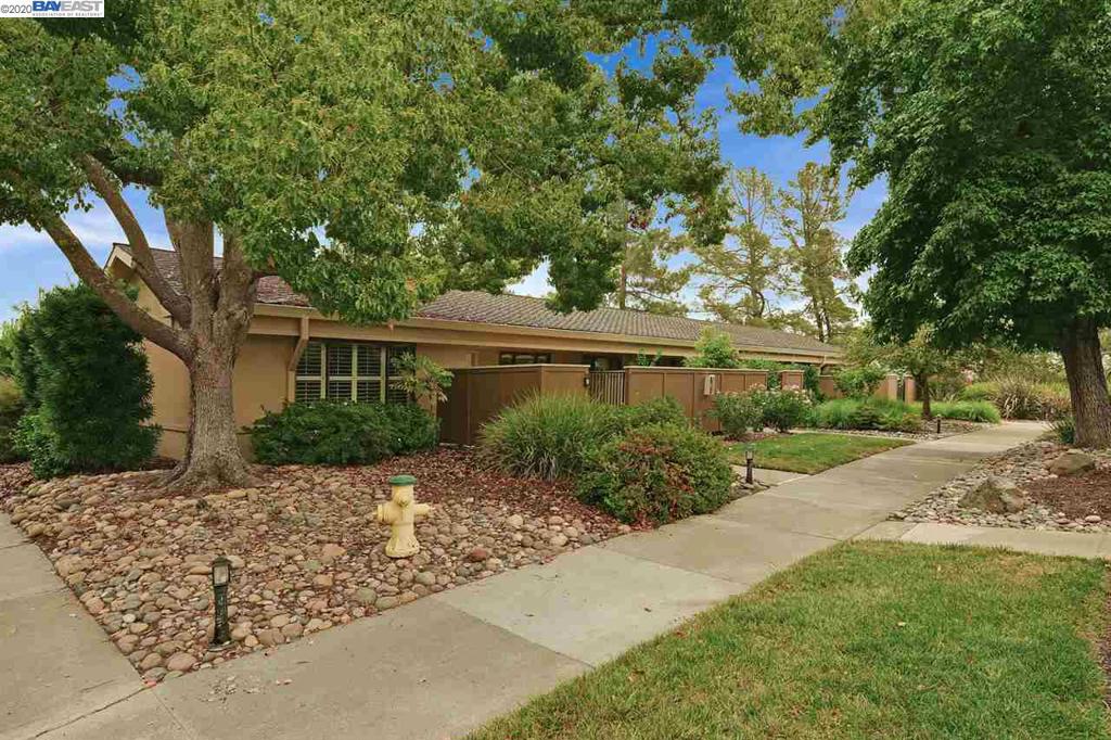 3D walk through link: https://my.matterport.com/show/?m=MqM9kS2jZ2Q No steps to walk into this attractive San Franciscan model. Parking is just a few steps away and lots of guest parking nearby. Move-in Ready. It’s flooded with lots of natural lights. So many lovely features are offered in this home: Quartz countertops, breakfast bar, stylish glass tile backsplash. Large stall shower, with quartz enclosure and modern bath vanity. Energy-efficient LED lighting in most of the home. No flooring transitions - wall to wall, waterproof laminate. The Interior just painted. Two outdoor patio garden spaces are wonderful for relaxing.