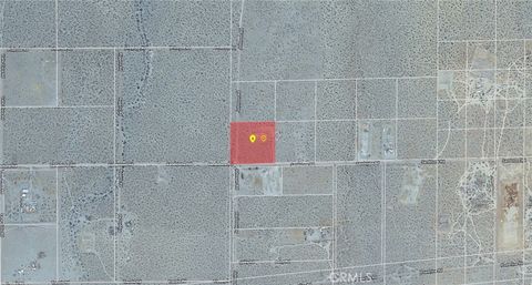 Photo of 6 Sandstone Road, Phelan, CA 92371 (MLS # HD26038615)